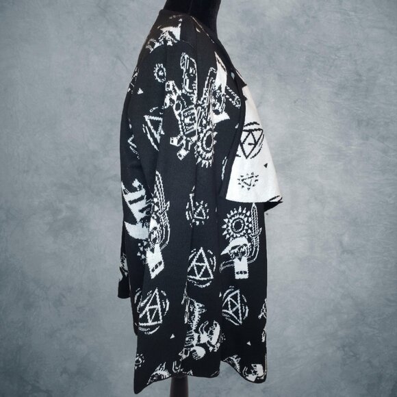 The Legend of Zelda Tloz Sweater Cardigan Black & White Hot Topic Medium - Picture 3 of 8